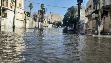 اهواز با یک بارش ۳۸ میلی زیر آب رفت اهواز با یک بارش ۳۸ میلی زیر آب رفت
