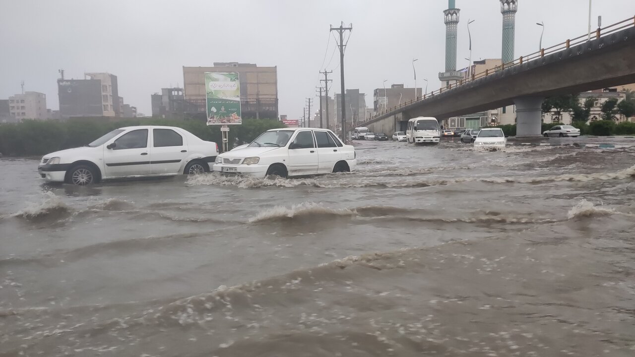 فصل جدید سریال آگرفتگی های معابر در اهواز/ بارش باران و وزش باد بسیار شدید در اهواز