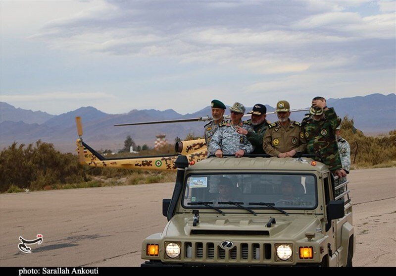 تصاویری از استایل متفاوت ۳ نیروی نظامی بلندپایه در پایگاه هوانیروز/ در کرمان چه خبر است؟