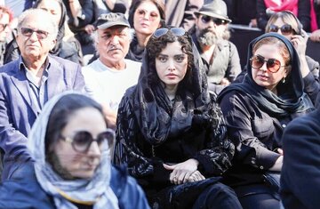 قضاوت زیبایی در دنیای سلبریتیها؛ از فرزاد فرزین تا بهنوش طباطبایی و بهاره رهنما /  یک بازیگر یا سلبریتی تا چقدر حق دارد در ظاهر خود دست ببرد؟! قضاوت زیبایی در دنیای سلبریتیها؛ از فرزاد فرزین تا بهنوش طباطبایی و بهاره رهنما /  یک بازیگر یا سلبریتی تا چقدر حق دارد در ظاهر خود دست ببرد؟!