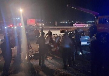 عکس | تصادف وحشتناک تریلی و خودروی سواری با ۵ کشته