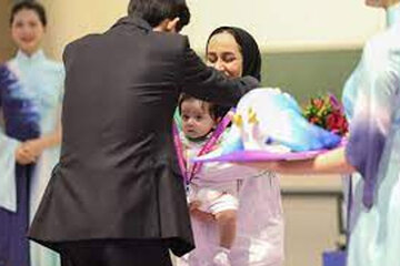 عکس | تصویری زنی که رهبرانقلاب از او تشکر کردند