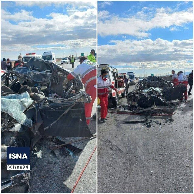 عکس | تصادف وحشتناک تریلی و خودروی سواری با ۵ کشته