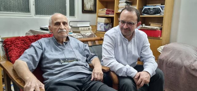 خاطرهبازی نویسندهی قدیمی در دیداری دوستانه