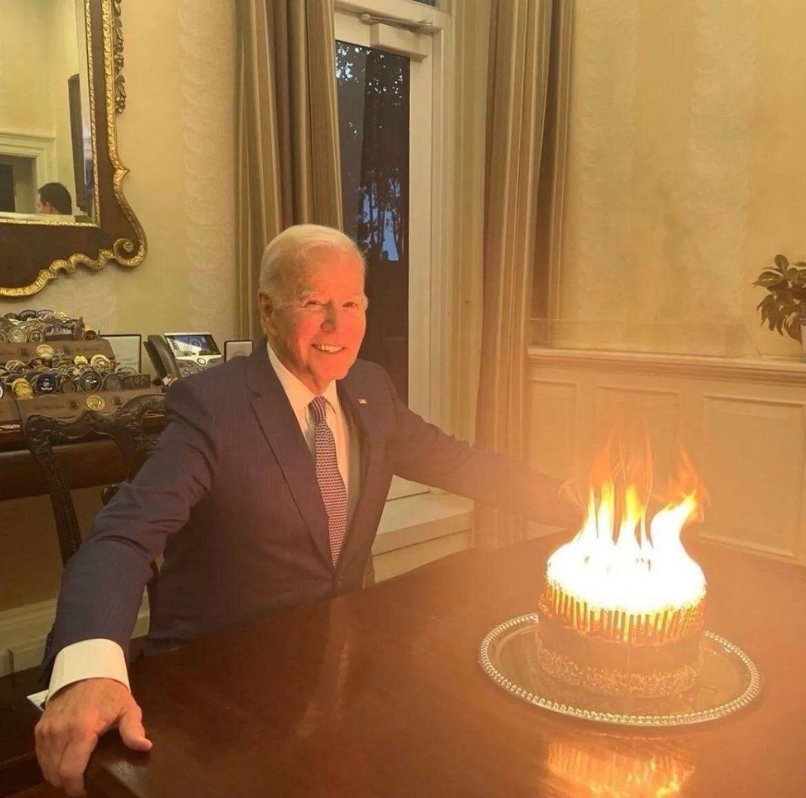 جشن تولد ۸۱ سالگی جو بایدن با کیکی خاص