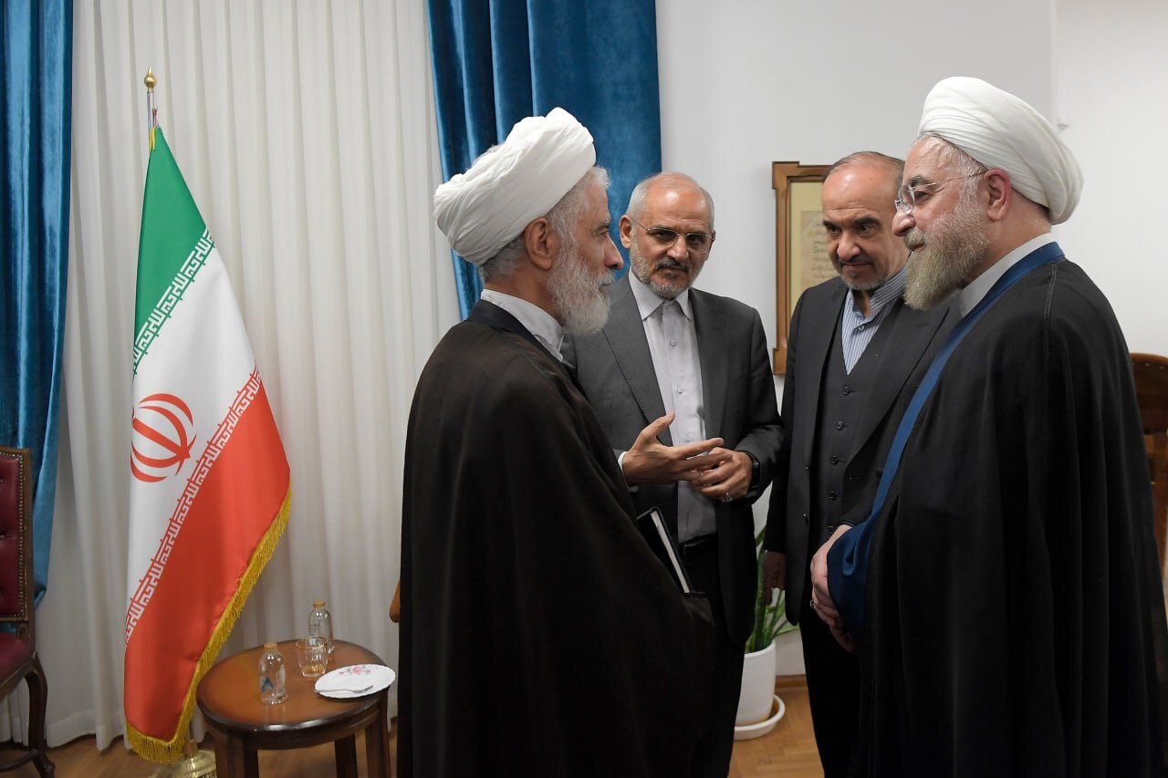 جدیدترین تصاویر از جلسه حسن روحانی و دولتمردانش/ از خندههای جهانگیری تا گعدههای چند نفر