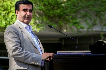 رئیس سازمان محیط زیست: به کوری چشم معاندین و مغرضین وضعیت دریاچه ارومیه رو به بهبود است