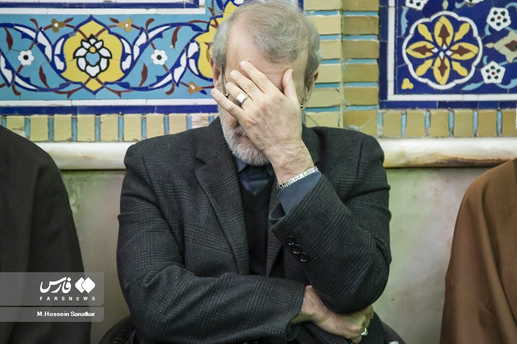 عکسی از چهره غمگین لاریجانی و ناطق نوری در مراسم تشییع سیاستمدار معروف /باهنر هم آمد