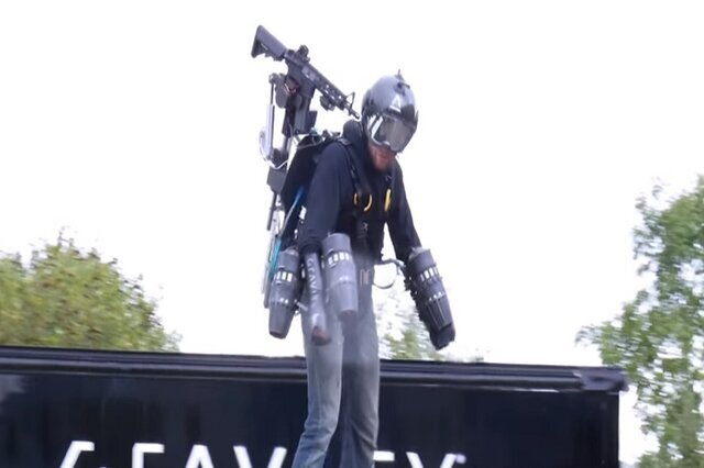 سربازهای پرنده مجهز به مسلسل اتوماتیک/ عکس