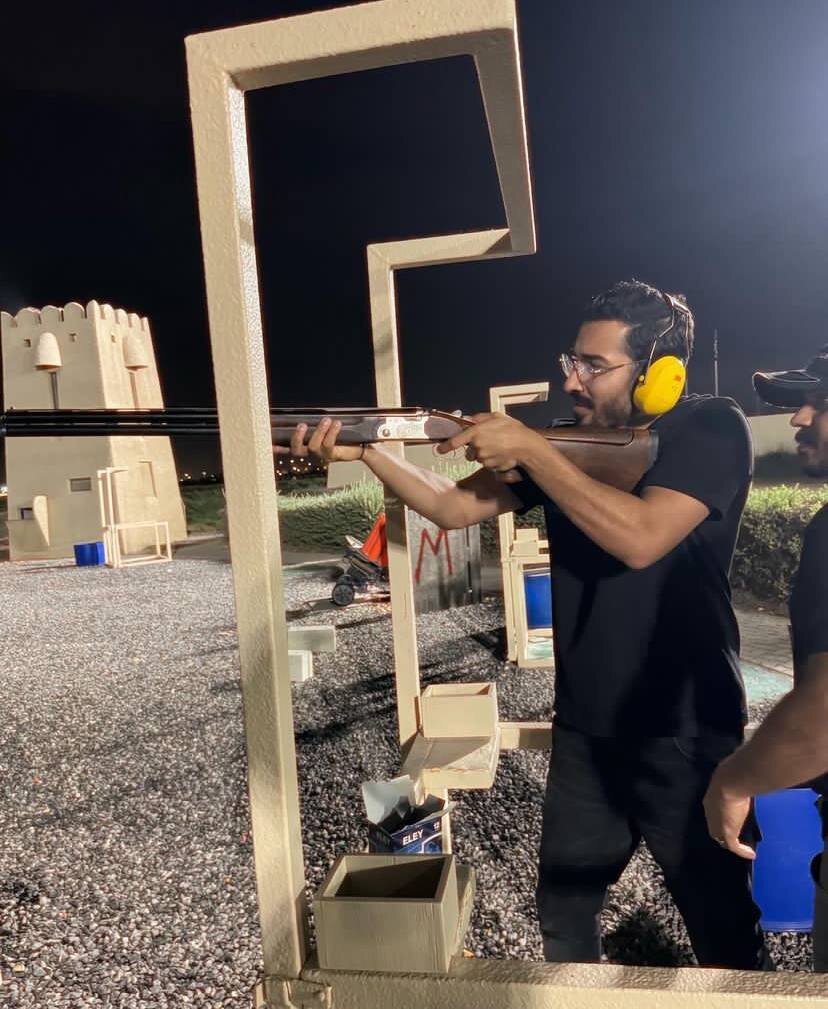 عکس| مهاجم تیم ملی دست به اسلحه شد!