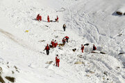 آخرین خبر از سقوط بهمن در اشترانکوه/ پیکرهای ۵ کوهنورد هنوز در ارتفاعات است