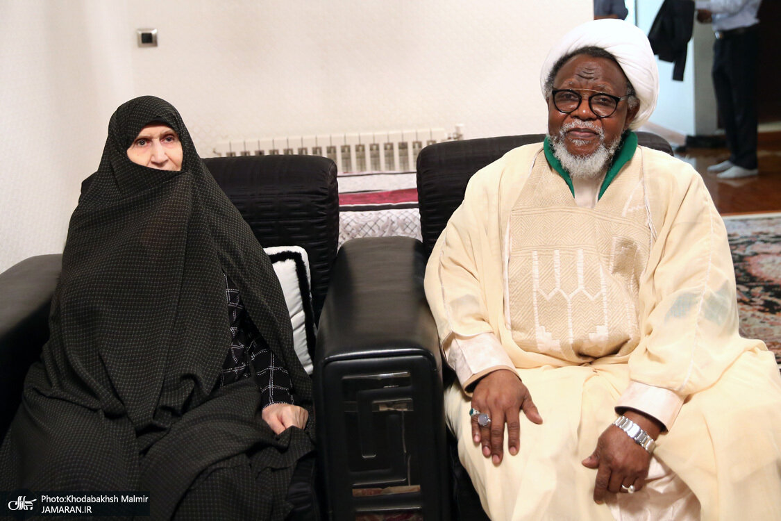 تصاویری از دیدار شیخ زکزاکی و خانواده اش با دختر امام