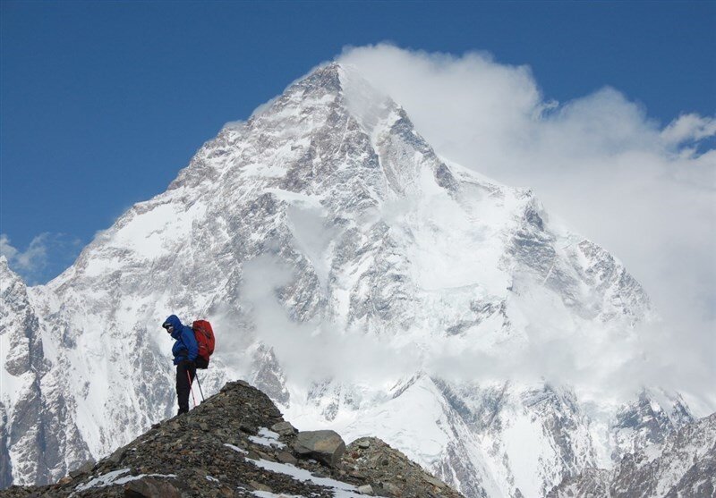 - جسد یخ زده مرد کوهنورد در توچال پیدا شد