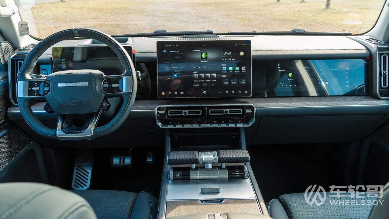 شاسیبلند غول پیکر چینی، رقیب خشن هامر آمریکایی!/ عکس