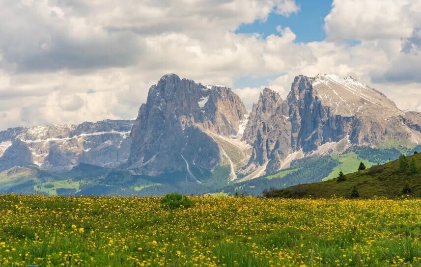 اگر هوای گرم بالا میرود، چرا در قله کوهها هوا سرد است؟