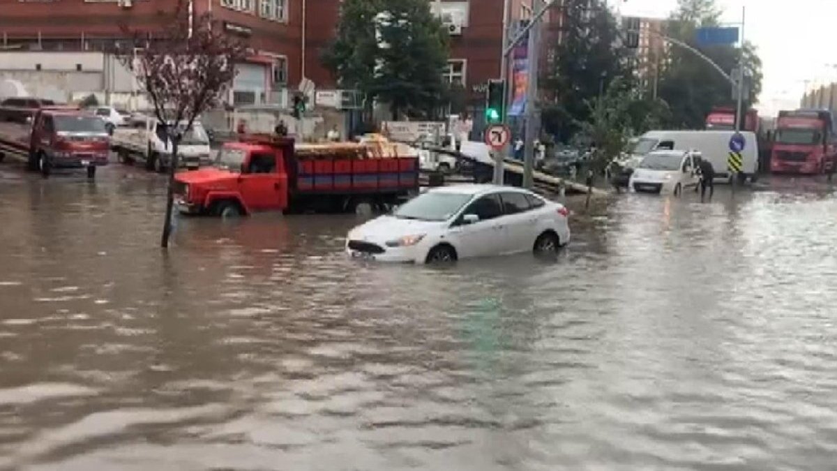 ببینید | بارش‌های سیل‌آسا در ترکیه