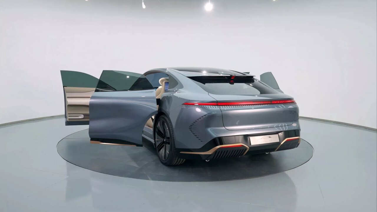 خودروی چینی جدیدی که یک جت شخصی روی زمین است/ عکس