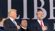 جایگاه ترامپ در بین مذهبیان آمریکا/ دونالد محبوب اوانجلیست‌ها شد!
