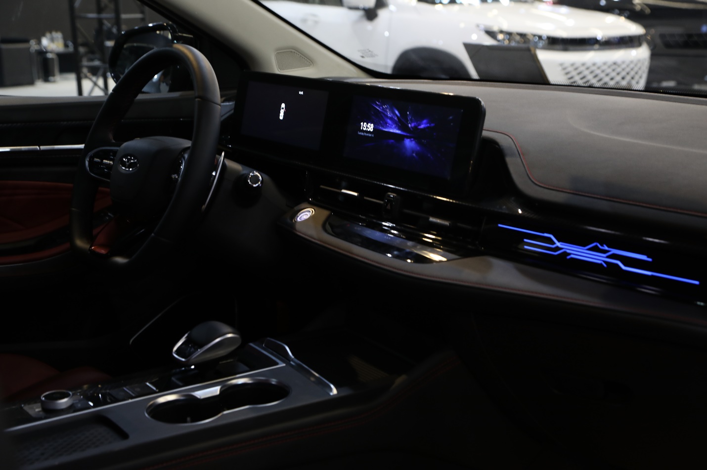 محصولات احتراق داخلی فونیکس در نمایشگاه خودرو تهران