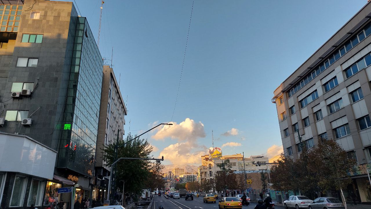 تصویری کمتر دیده شده از آسمان تهران/ عکس