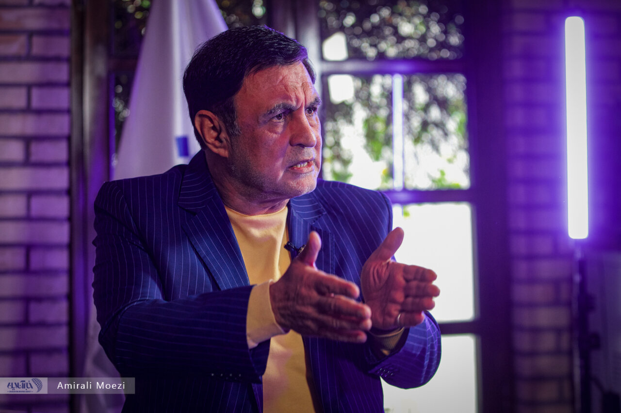 گپ و گفت جذاب عطریانفر و ایمانی؛ از تلاش نیروهای پنهان برای ساقط کردن «جمهوریت» نظام تا «افسردگی سیاسی»