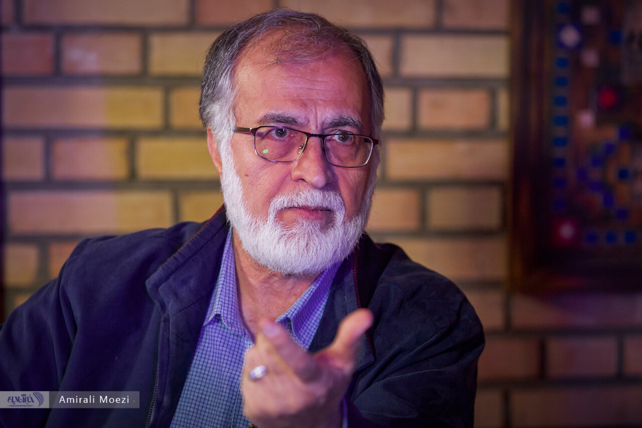 رادیکالیسم؛ چالشی خطرناک برای دولت یا راهی برای توجیه ناکامیها؟ عطریانفر: تظاهرات اخیر ناشی از دو دهه ضعف اقتصادی است و گاهی حتی دولت نیز تحت فشار تندروها قرار میگیرد. رادیکالیسم؛ چالشی خطرناک برای دولت یا راهی برای توجیه ناکامیها؟ عطریانفر: تظاهرات اخیر ناشی از دو دهه ضعف اقتصادی است و گاهی حتی دولت نیز تحت فشار تندروها قرار میگیرد.