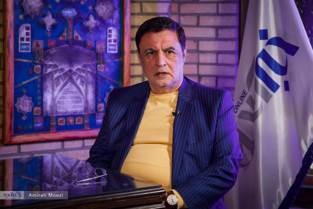 انتقاد تند ناصر ایمانی از تعطیلی کشور در دولت پزشکیان/ دچار قحطی و کمبود میشویم/ آیا نمیتوانیم قیمتها را پلکانی افزایش دهیم؟ انتقاد تند ناصر ایمانی از تعطیلی کشور در دولت پزشکیان/ دچار قحطی و کمبود میشویم/ آیا نمیتوانیم قیمتها را پلکانی افزایش دهیم؟