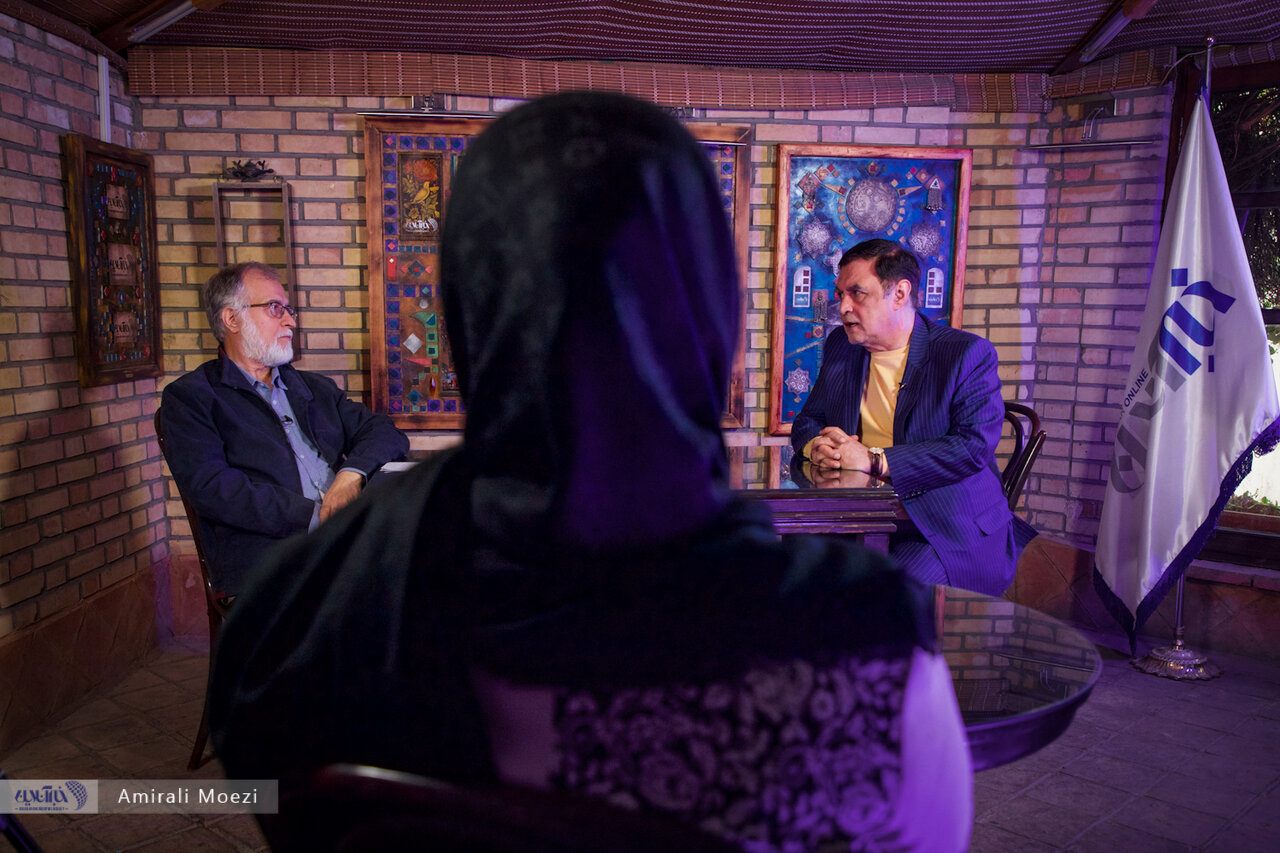 گپ و گفت جذاب عطریانفر و ایمانی؛ از تلاش نیروهای پنهان برای ساقط کردن «جمهوریت» نظام تا «افسردگی سیاسی»