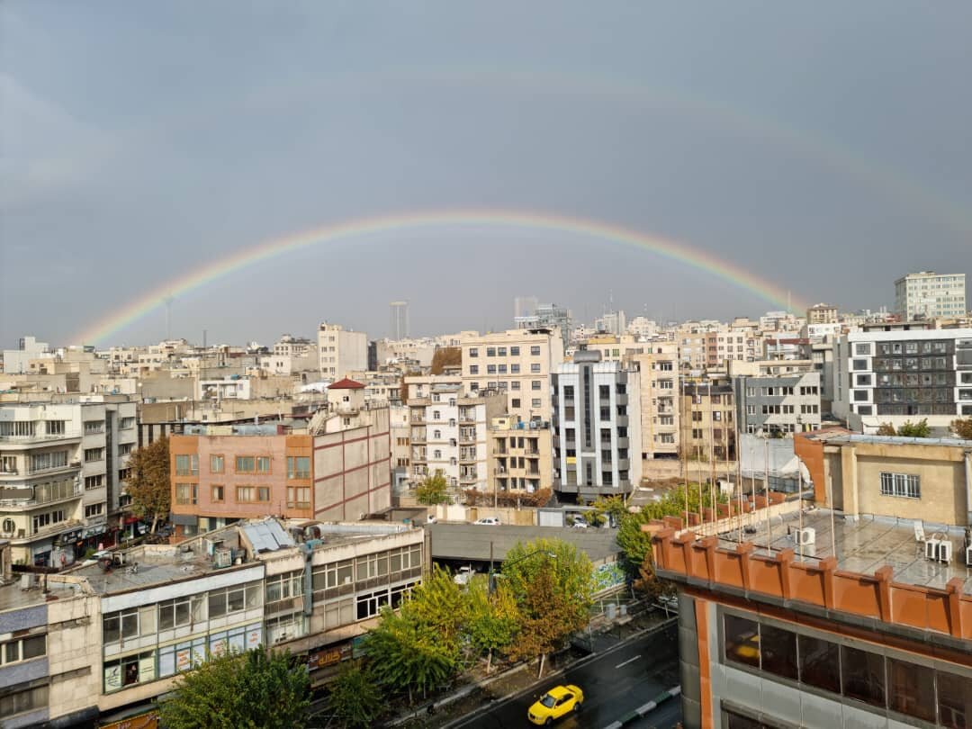 اتفاقی نادر در آسمان تهران/ عکس