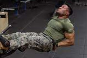 ببینید | تمرینات سنگین یک سرباز ارتش آمریکا برای حفظ آمادگی جسمانی