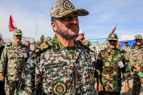 تأکید فرمانده ارشد ارتش بر قدرت تجهیزاتی نیروهای نظامی ایران در منطقه