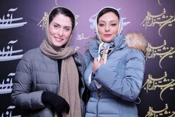 عکس | گریم دهه 60 یکتا ناصر و بهناز جعفری در پشت صحنه یک سریال