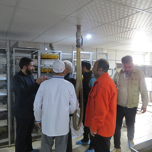 "نبات سنتی حاج کاظم" سوغاتی شیرین از کویر سمنان