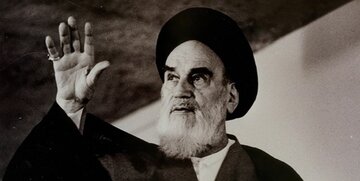 اگر می خواهید به وصیتنامه بنیانگذار انقلاب عمل نکنید چرا آن را در دانشگاه درس می دهید؟