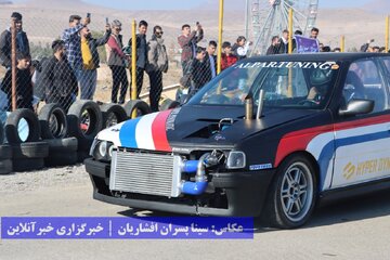 مسابقات اتومبیلرانی درگ (سرعت و شتاب)