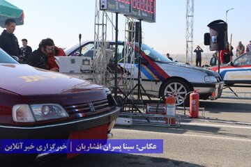 مسابقات اتومبیلرانی درگ (سرعت و شتاب)