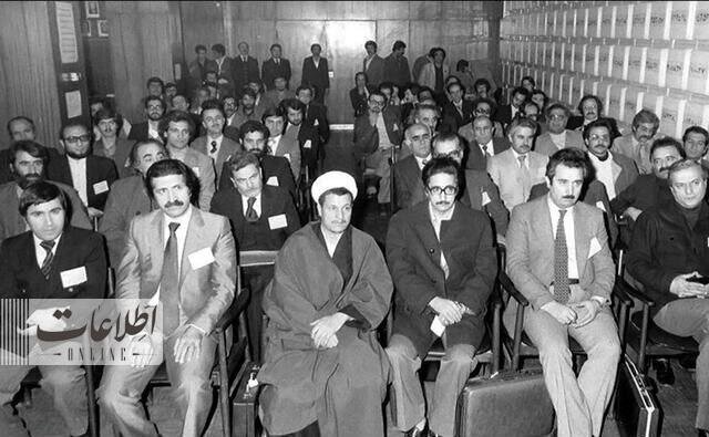 عکس دیده نشده از هاشمی رفسنجانی در دوران جوانی /بنی صدر همنشین آیت الله شد