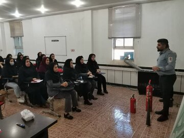 برگزاری کلاس‌ آموزشی اطفاء حریق در شوش