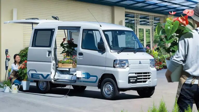 مینیکب، ون متفاوت و سبکوزن میتسوبیشی/ عکس