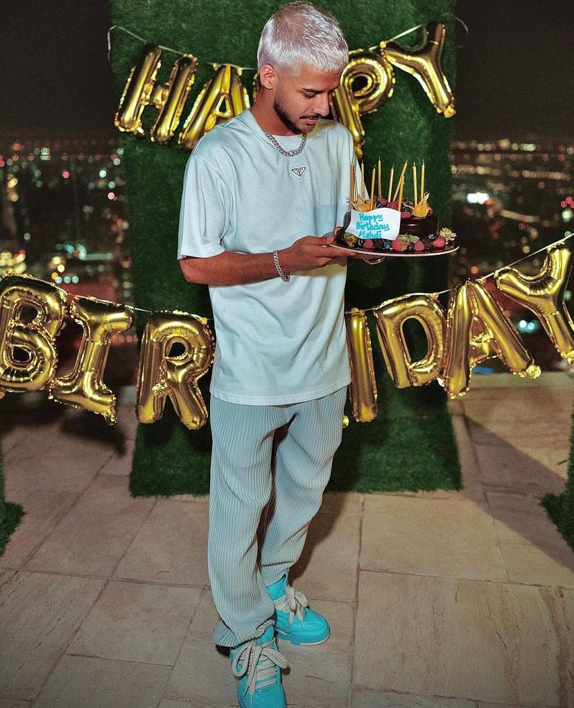 عکس| رونمایی از مدل موی عجیب قایدی در جشن تولد ۲۵ سالگی