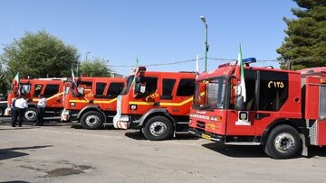 مهار حریق تعمیرگاه خودروهای سنگین توسط آتش نشانان شهرکردی