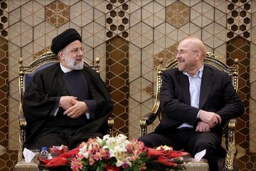 رئیسی و قالیباف باهم بر سر مزار چه کسانی رفتند؟ +عکس رئیسی و قالیباف باهم بر سر مزار چه کسانی رفتند؟ +عکس