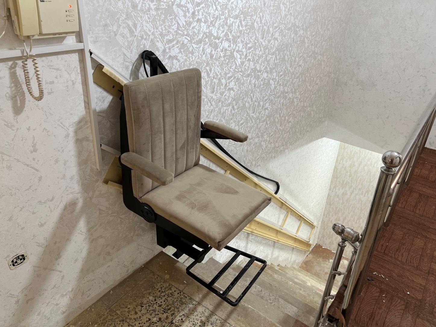 بررسی قیمت پله پیما