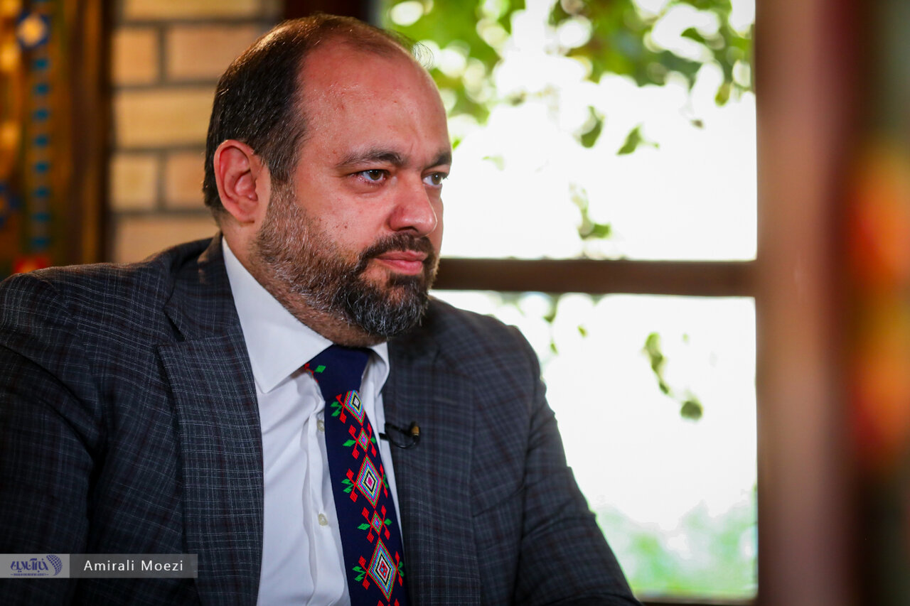 سیگنال بودجه ۱۴۰۳ به اقتصاد ایران/ شریعتی: دهکهای پایین با سیلی صورتشان را سرخ نگه داشتهاند؛ افزایش مالیاتها منصفانه نیست