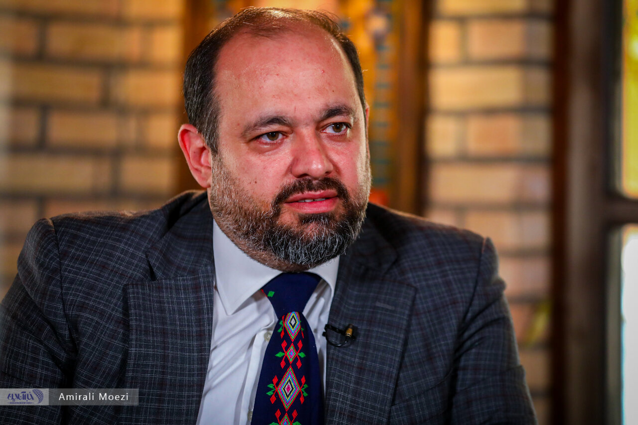 سیگنال بودجه ۱۴۰۳ به اقتصاد ایران/ شریعتی: دهکهای پایین با سیلی صورتشان را سرخ نگه داشتهاند؛ افزایش مالیاتها منصفانه نیست