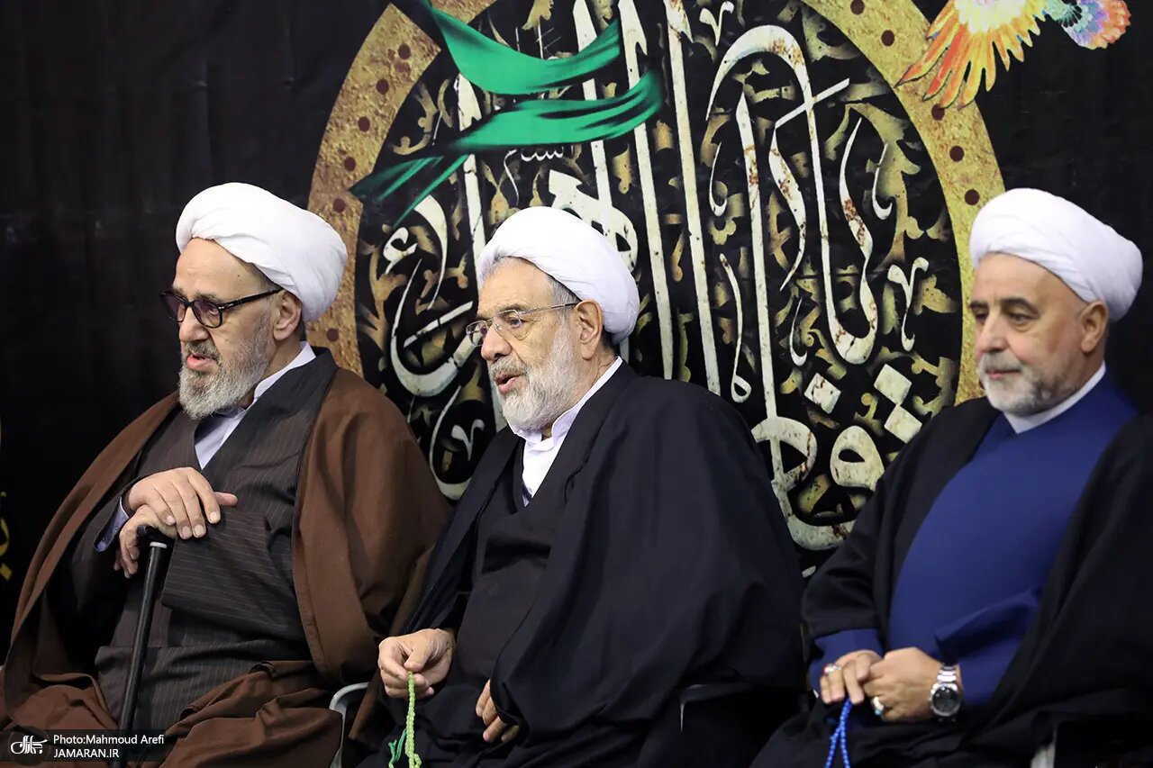 بوسه سیاستمدار معروف بر پیشانی سیدحسن خمینی / حضور پررنگ اصلاحطلبان در یک مراسم / سیدمحمد خاتمی، کرباسچی و مهدی هاشمی هم آمدند + عکس 10