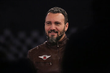 عکس | ژست آمریکایی کامبیز دیرباز پشت موتور هارلی دیویدسون