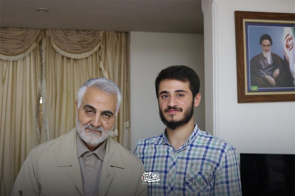 عکس دیده نشده از سردار سلیمانی /این شهید غیرایرانی کیست؟
