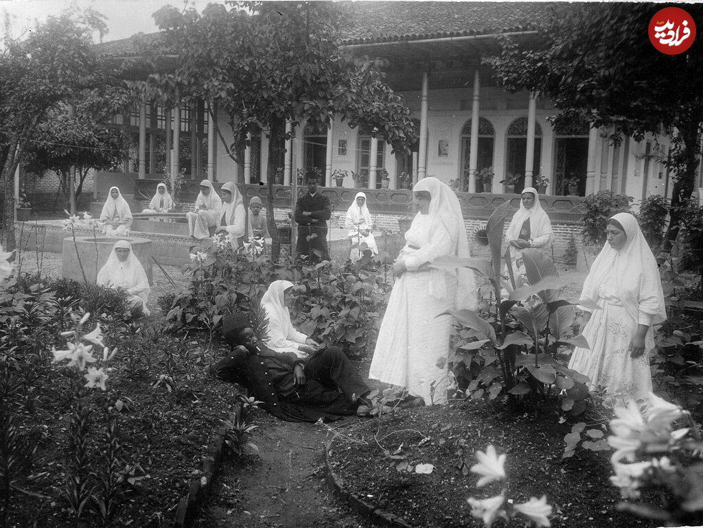 دختر ناصرالدین شاه و خدمتکار سیگاری او سوژه شدند +عکس