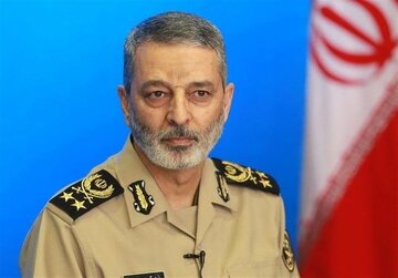 فرمانده کل ارتش به مرجع تقلید معروف و آملی لاریجانی